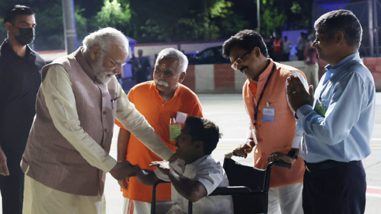 PM Modi meets Specially-Abled BJP Worker in Chennai