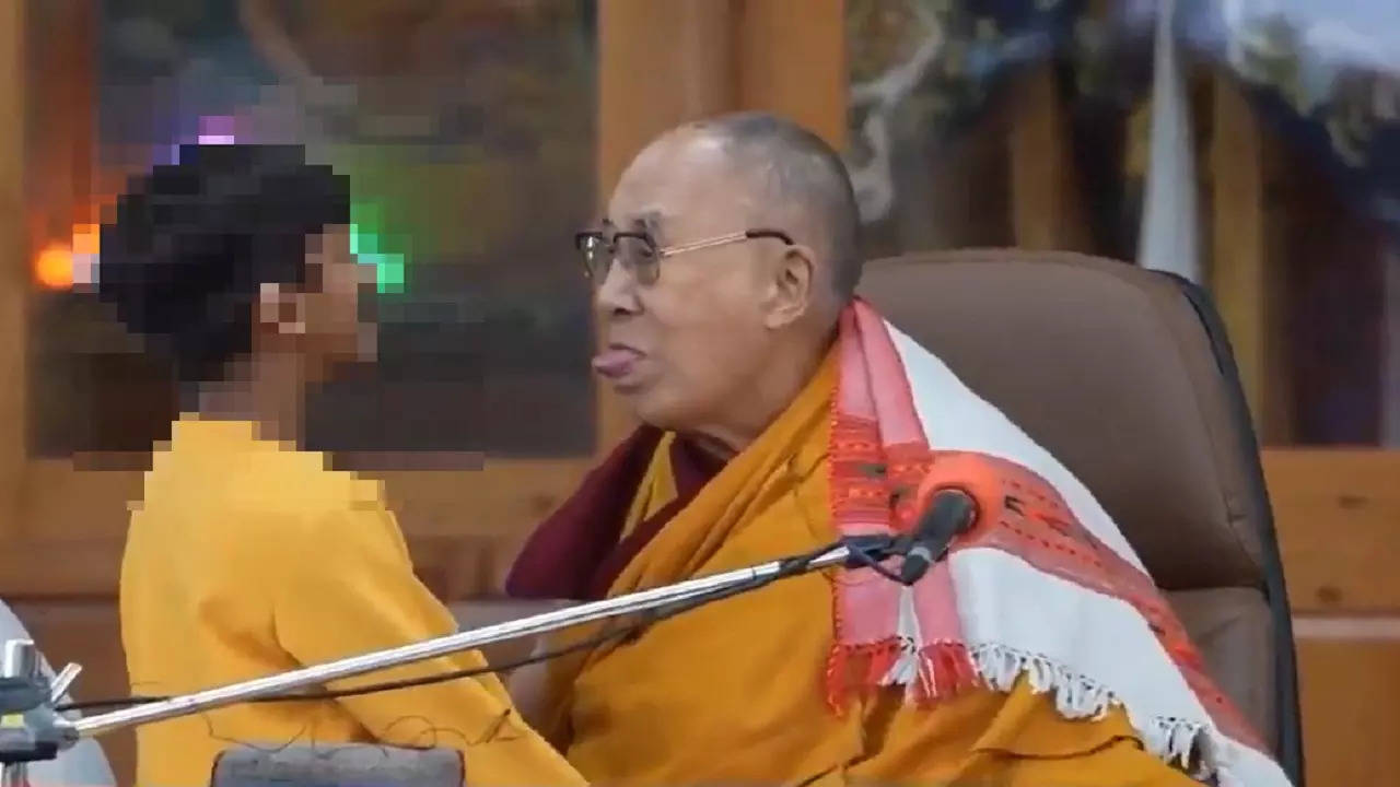 Dalai-Lama-kisses-boy