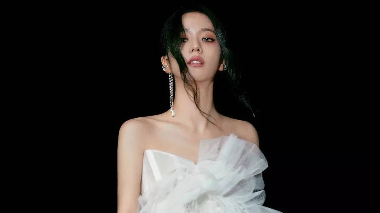 Blackpinks Jisoo Becomes First Female K Pop Solo Artist To Enter Uk