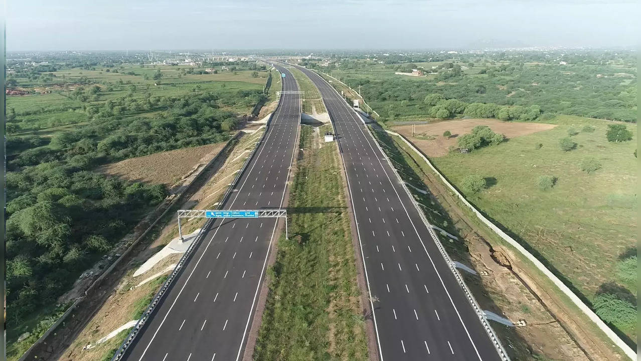 Delhi-Mumbai Expressway: Nitin Gadkari shares new set of stunning pictures of 1,386 km long highway