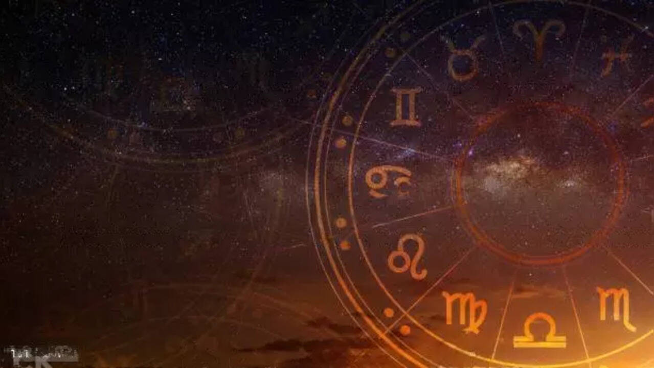 What Is the Smartest Zodiac Sign? An Astrologer Weighs In