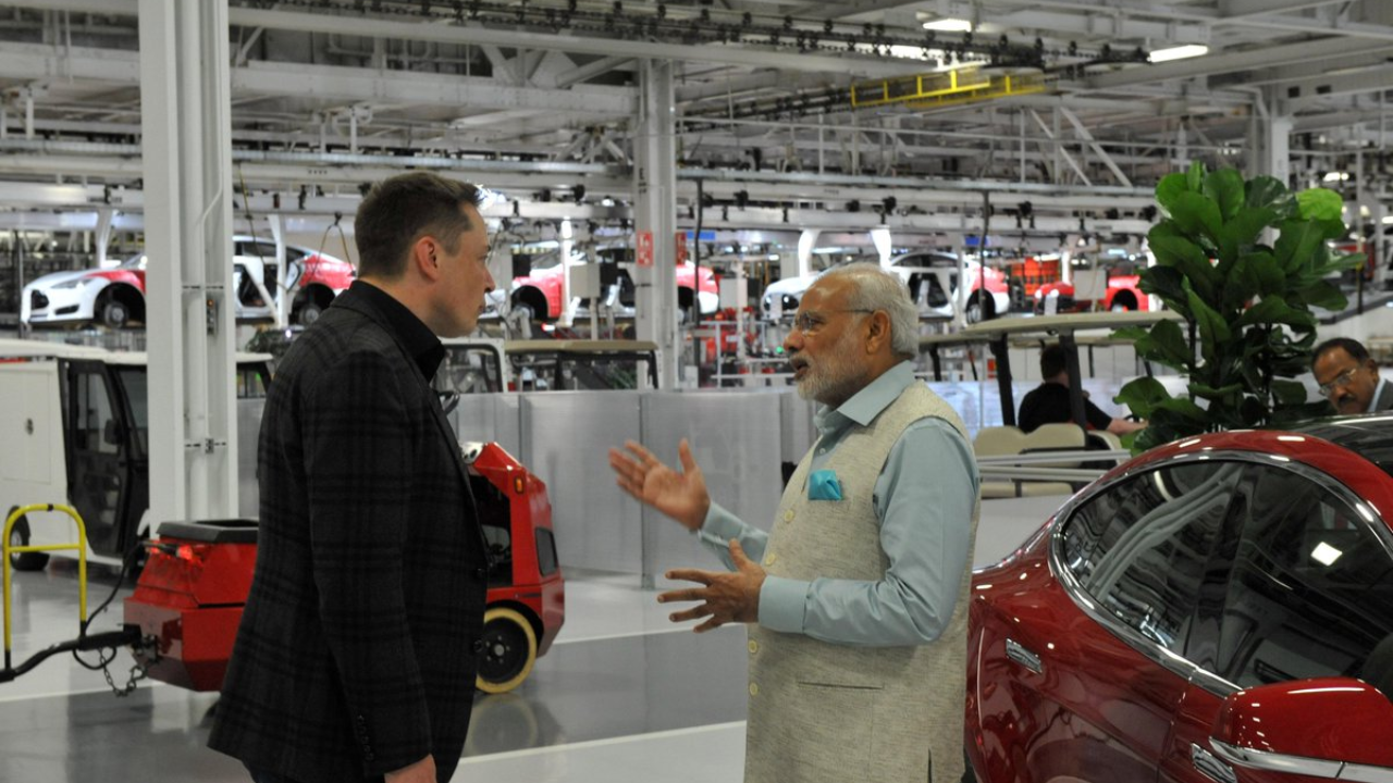 Tesla CEO Elon Musk Now Follows Prime Minister Narendra Modi on Twitter