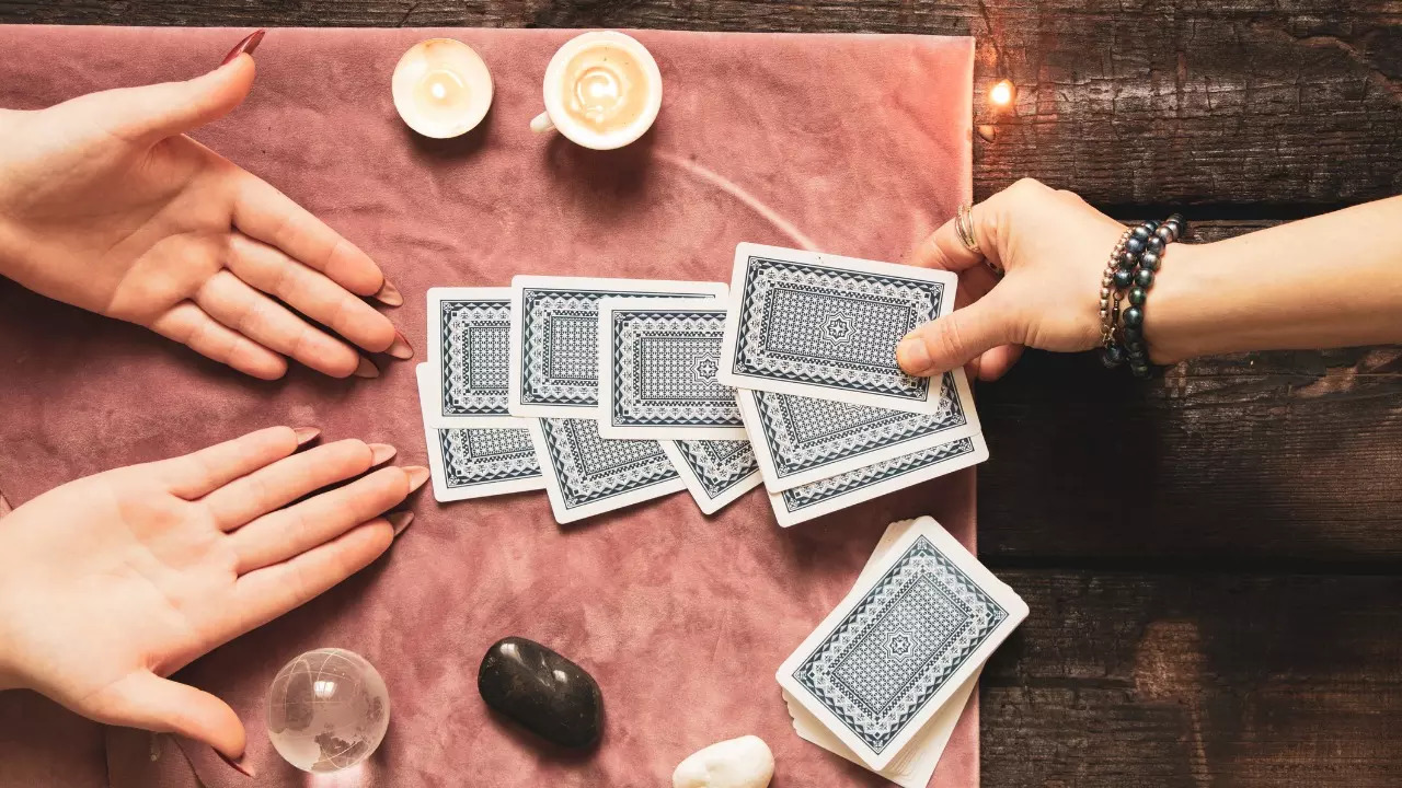 Tarot card reading