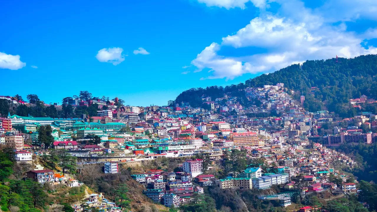 Tourists flock to Shimla as mercury shoots up