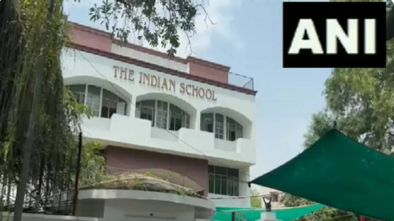Breaking Delhi School Receives Bomb Threat Police Swing Into Action Live Updates India Breaking Delhi School Receives Bomb Threat Police Swing Into Action Live Updates India