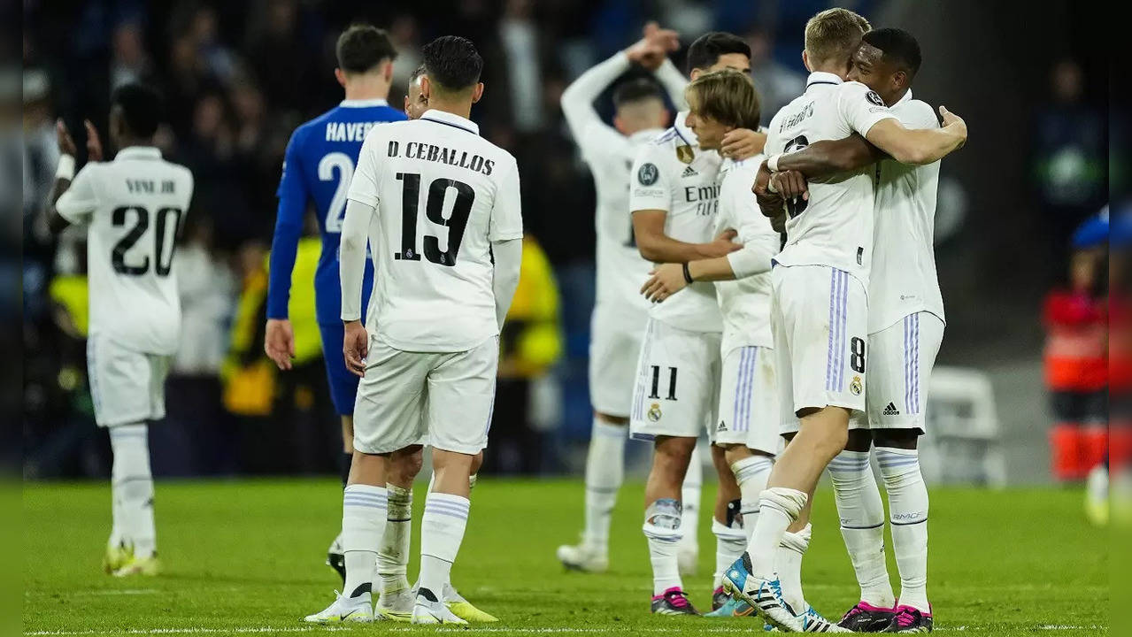 Vinícius, Benzema lead Real Madrid past Chelsea 2-0 in CL - The