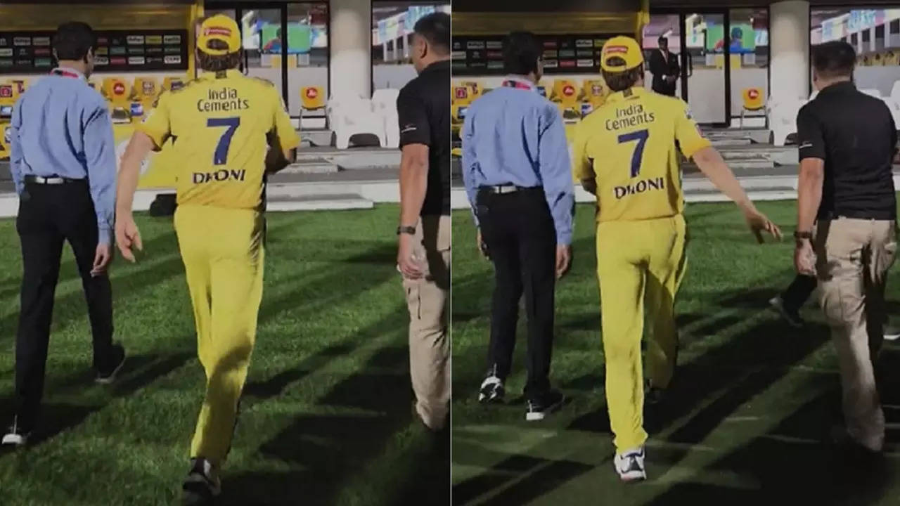 MS Dhoni Struggling To Walk Properly Due To A Knee Injury Post CSK's