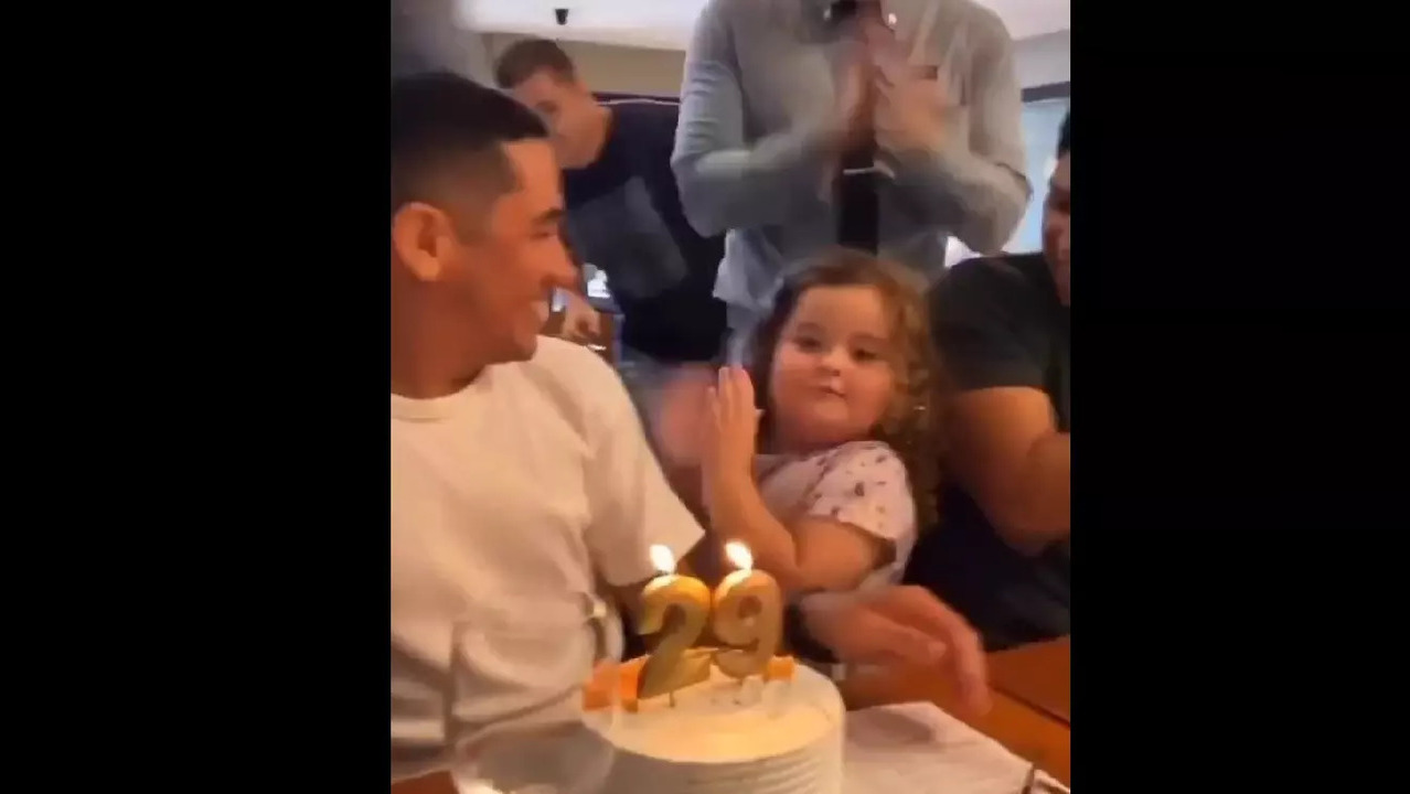 Man includes autistic girl in his birthday celebrations