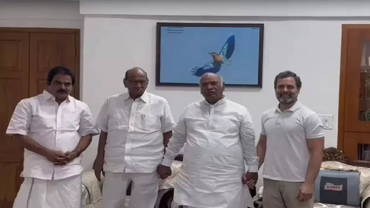 Sharad Pawar meets Kharge, Rahul Gandhi