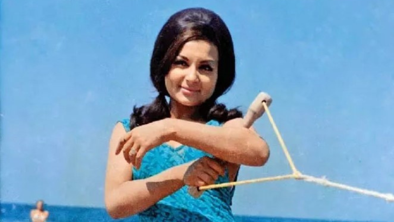 Sharmila Tagore REVEALS Bikini Scene In An Evening In Paris Had