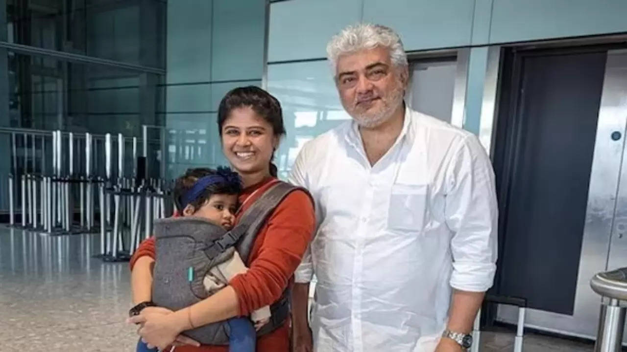Thala Ajith Kumar Impresses Netizens By Carrying Bag Of Woman Traveling With Toddler.  see post