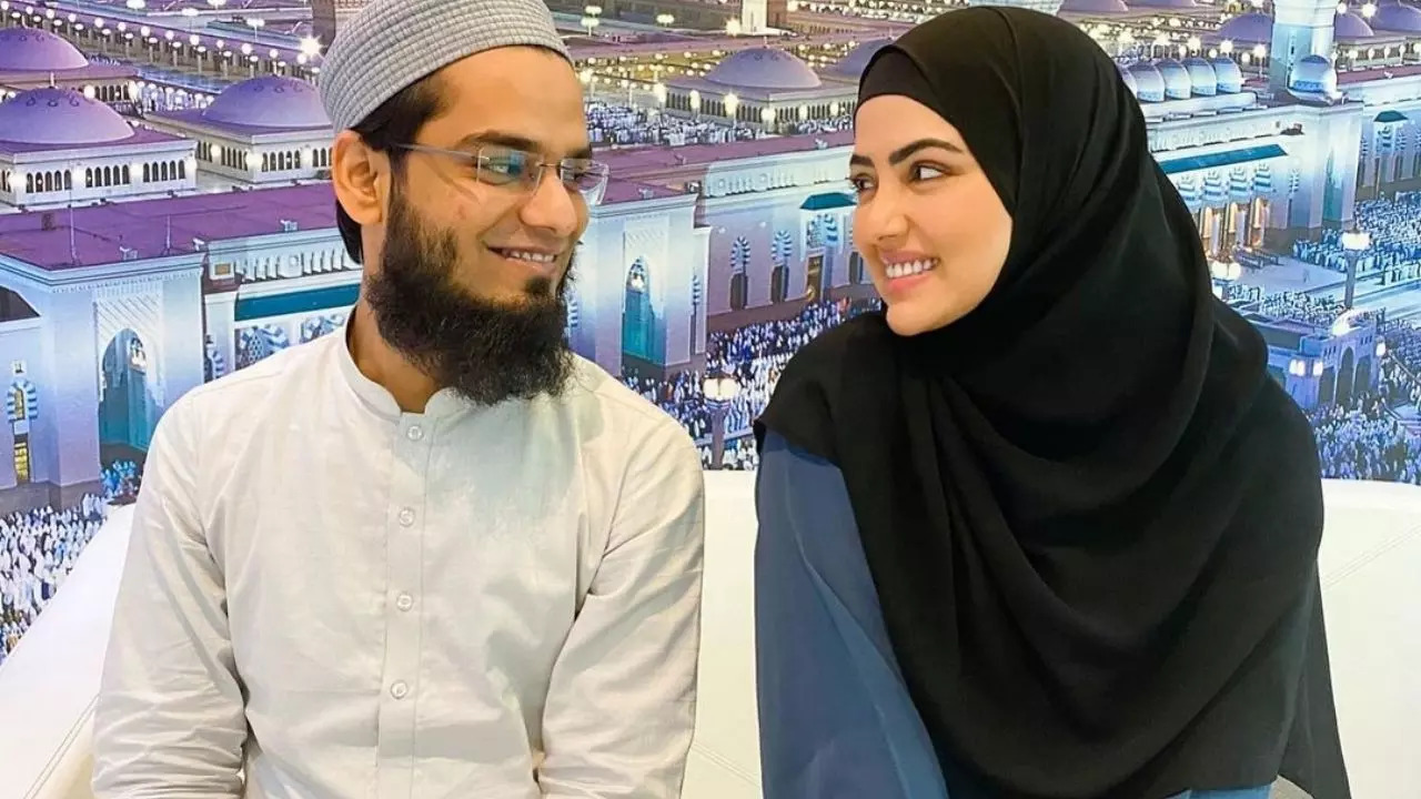 Sana Khan and Mufti Anas Saiyad