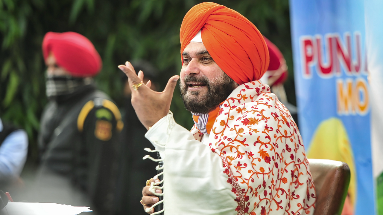 Navjot Singh Sidhu Notices 'Suspicious Character' On Terrace Of His Patiala House