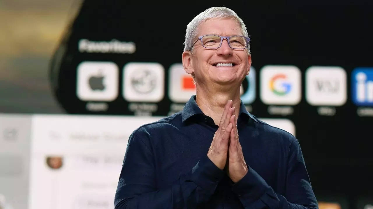 Tim Cook To Welcome Customers At Apple's First Store In India