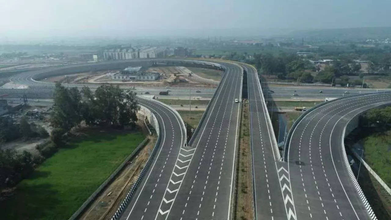 Delhi Mumbai Expressway | Photo: Nitin Gadkari