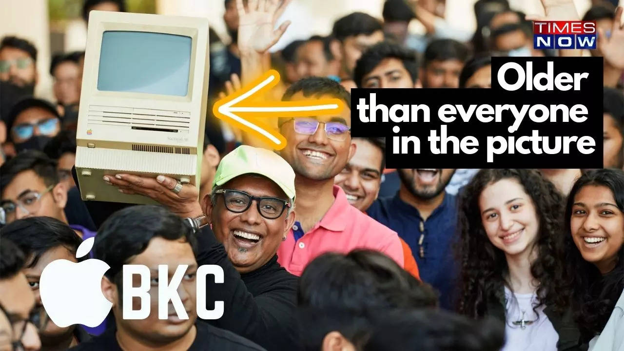 Mac Daddy: Apple Fan Walks in With a 39-Year-Old Vintage Mac to Meet Tim Cook at BKC Store Opening