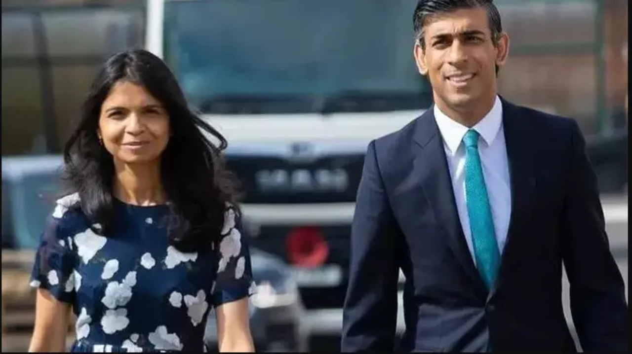 Rishi Sunak with his wife