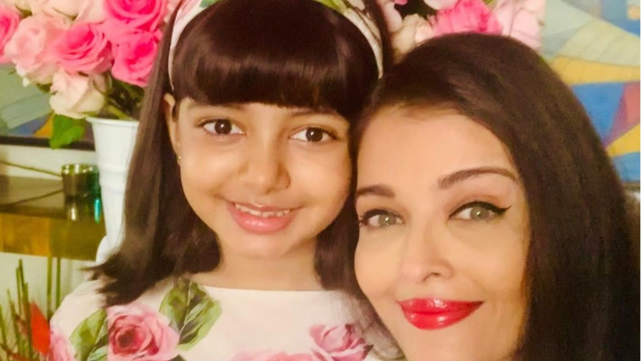 Aaradhya Bachchan with mom Aishwarya Rai Bachchan