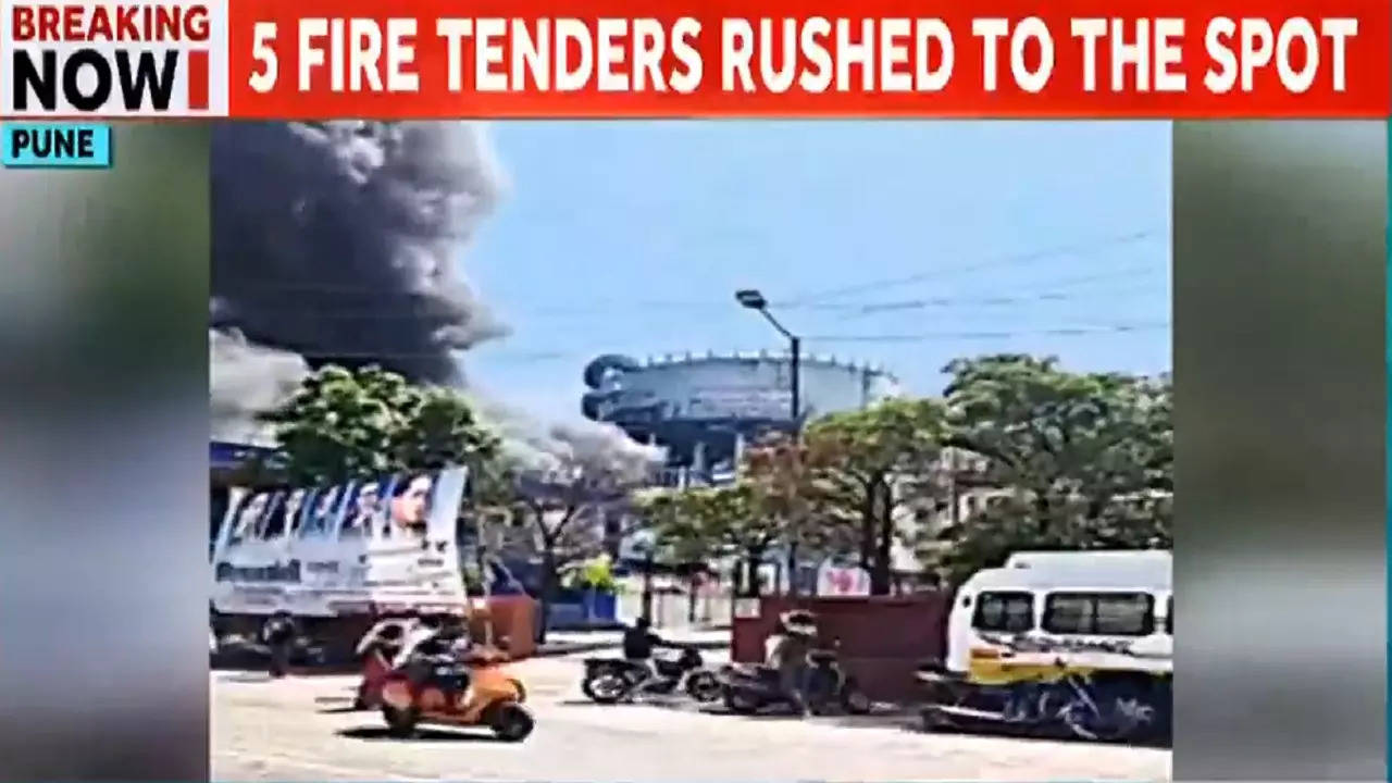 Maharashtra: Fire Breaks Out In Wadgaon Sheri In Pune [VIDEO] | India ...