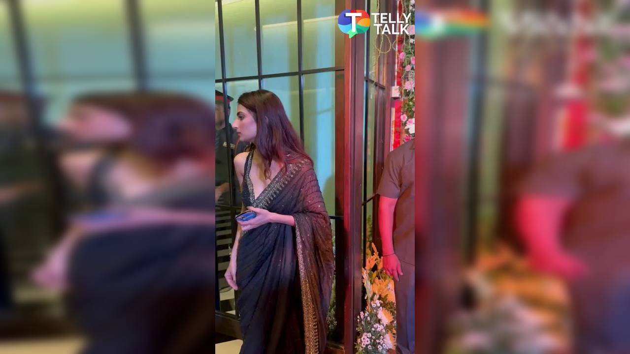 Palak Tiwari Looks Hot In A Black Saree As She Gets Snapped At A Eid Party