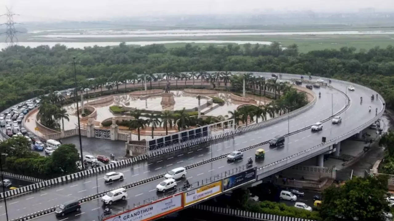 A road circle in Noida, Representational Image.