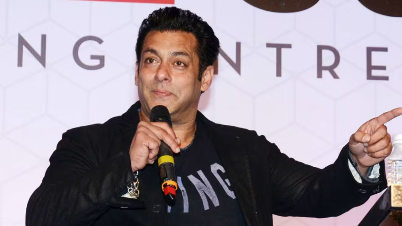 Salman Khan Engages In Friendly Banter With Male Fan