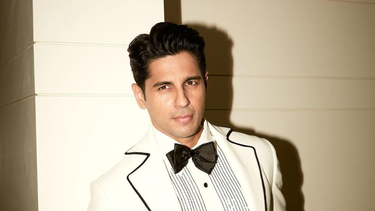 Grooming Hacks | Follow In Sidharth Malhotra's Footsteps With These ...