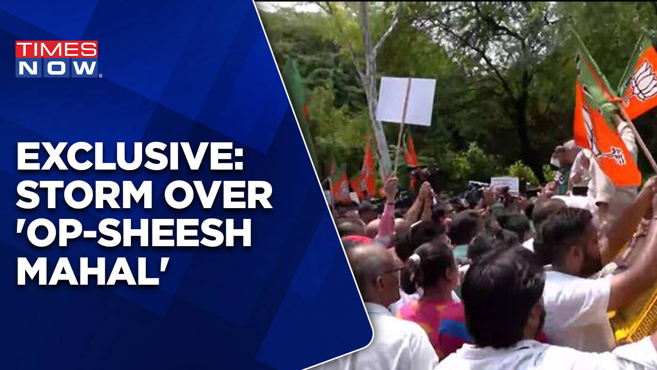 Kejriwal Chor Hai Bjp Workers Stages Protests Outside Cm S Residence