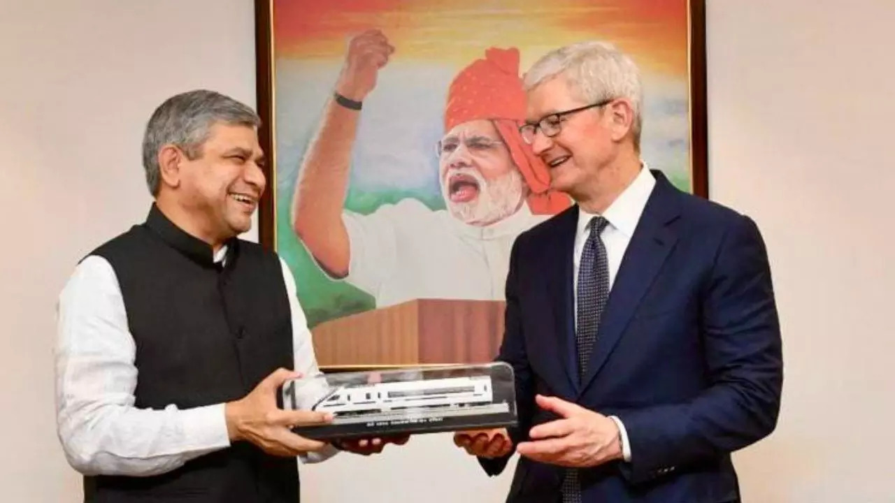 Ashwini Vaishnaw Tim Cook