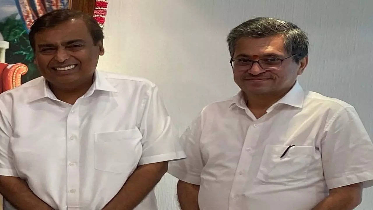 Rs 1500 crore gift to longtime employee! Who is Manoj Modi? The man who is hogging all limelight for his gift from one of world's richest man, Mukesh Ambani