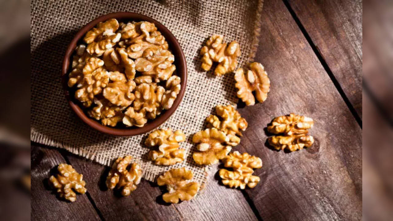 Just A Handful Of Daily Walnuts Boost Attention Among Adolescents
