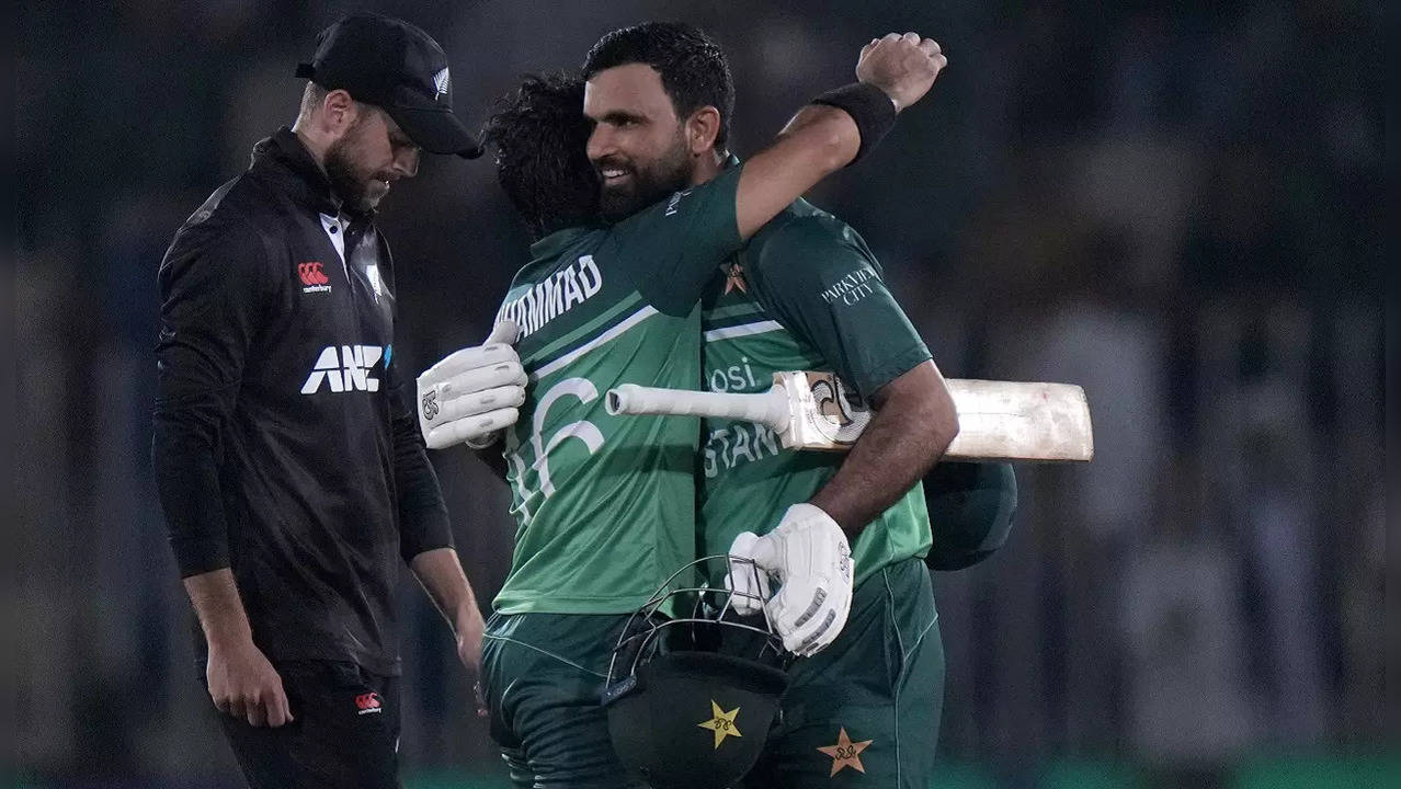 Pakistan beat New Zealand 2nd ODI