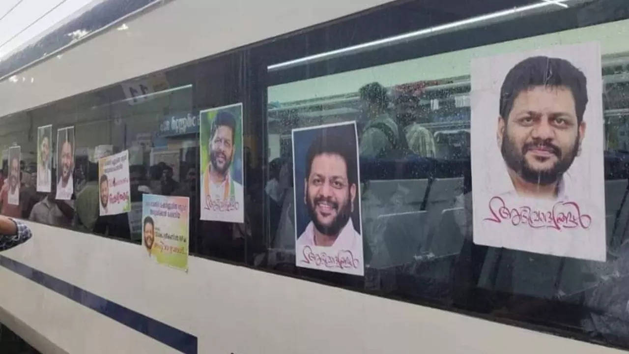 Vande Bharat Kerala posters congress