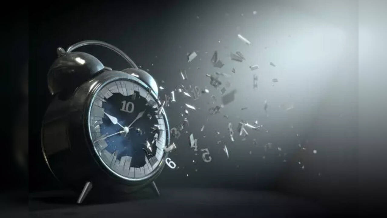 Keeping Broken Clocks or Watches At Home Is Considered Inauspicious