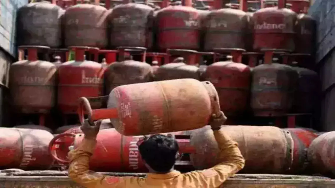 Commercial LPG Gas Cylinders Get Cheaper (Representative Image)