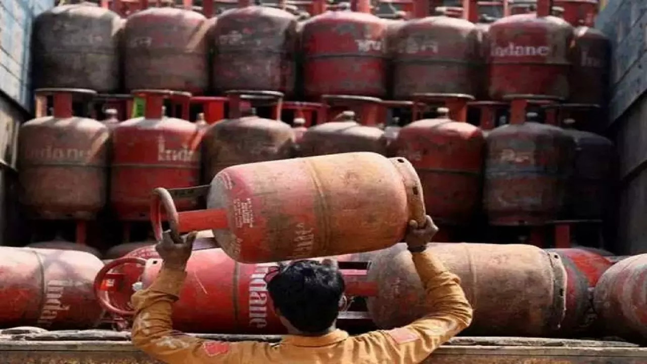 LPG cylinder price today: Petroleum, oil marketing companies slash price of Commercial LPG cylinders; check new rates