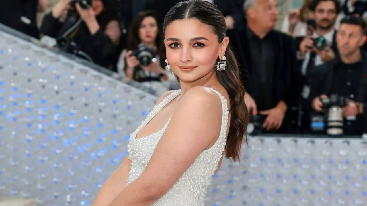 Met Gala 2023: Alia Bhatt Is A Vision In White Prabal Gurung Gown With Plunging Neckline