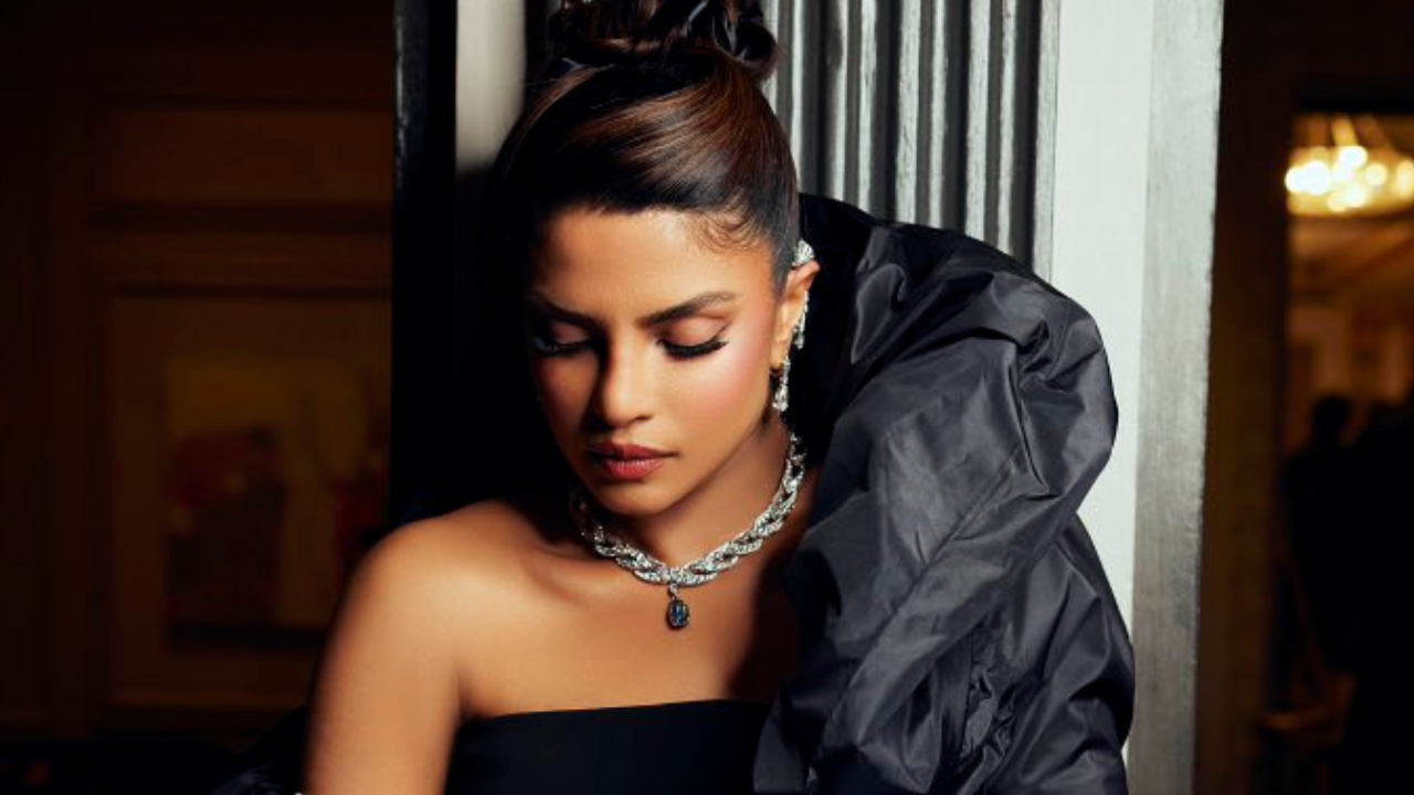 Priyanka Chopra Sets The Bar High With her Jaw-Dropping Rs 204 Crore Bulgari Necklace