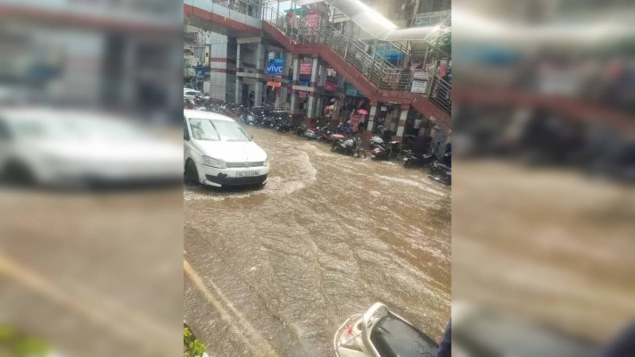 Heavy Rain In Delhi-NCR Causes Waterlogging, Traffic Snarls. List Of ...