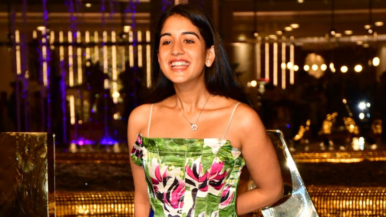 Ambani Hone-Wali-Bahu Radhika Merchant Looks Absolutely Stylish In Rs  58,000 Midi Dress For NMACC Event. PICS | Entertainment News, Times Now