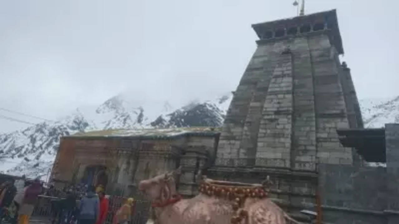 Chardham Yatra 2023: Weather patterns changing moment by moment in Kedarnath Dham, registration of pilgrims stopped till May 3.