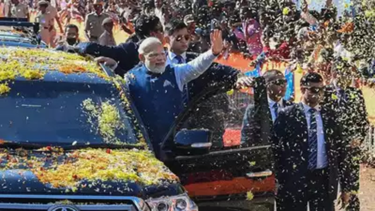 Bengalur mODI ROAD SHOW- PTI.